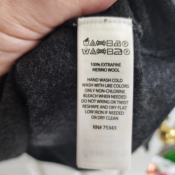 Nicole Miller Knit 100% Extra Fine Merino Wool Sweater Dark Grey size XL - Picture 10 of 10